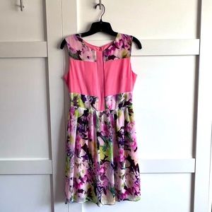 A Gianni Bini floral dress size 4
